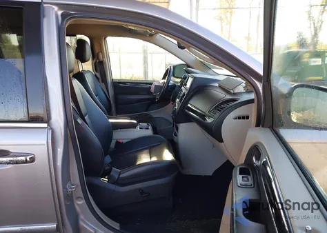 2015 Chrysler Town & Country Touring-L from USA, damaged, VIN 2C4RC1CG1FR574182